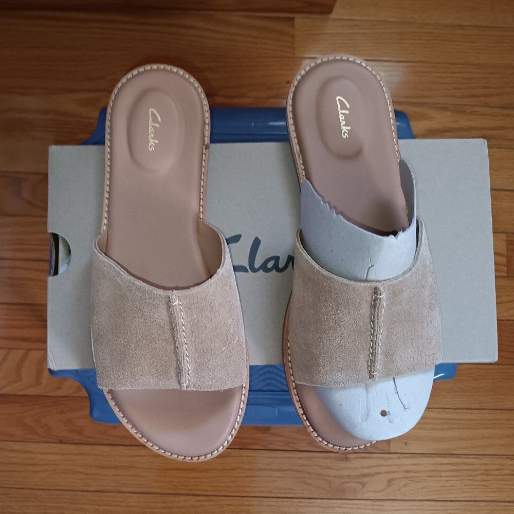 *Price Drop* New Clarks Karsea Mule  Light Tan Suede Sandals, 7 Medium